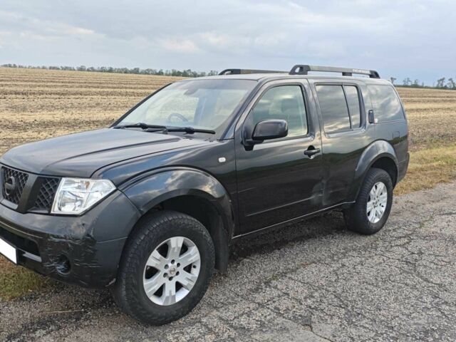 Чорний Ніссан Патфайндер, об'ємом двигуна 2.5 л та пробігом 237 тис. км за 4500 $, фото 5 на Automoto.ua