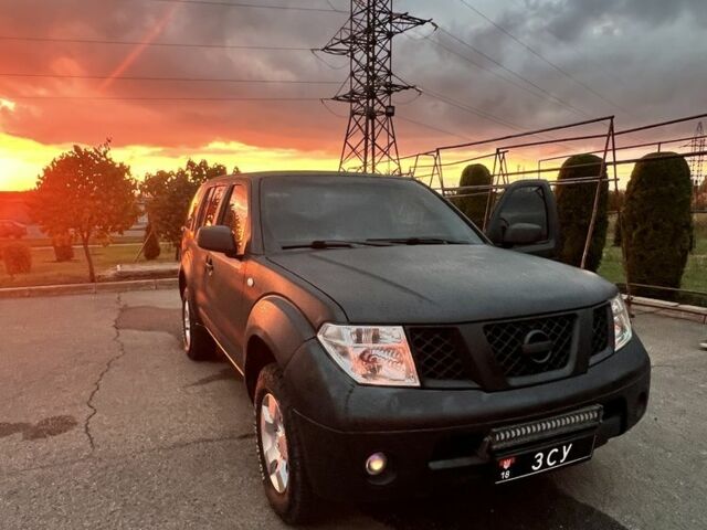 Чорний Ніссан Патфайндер, об'ємом двигуна 2.5 л та пробігом 350 тис. км за 4000 $, фото 9 на Automoto.ua