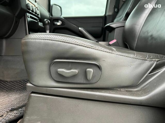 Черный Ниссан Патфайндер, объемом двигателя 2.5 л и пробегом 253 тыс. км за 9690 $, фото 17 на Automoto.ua