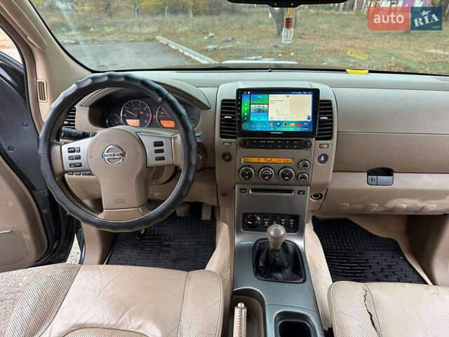 Черный Ниссан Патфайндер, объемом двигателя 2.49 л и пробегом 253 тыс. км за 7999 $, фото 25 на Automoto.ua