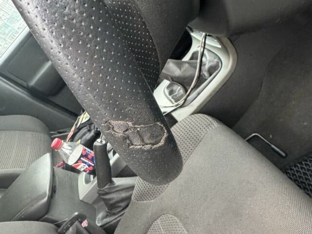 Ниссан Патфайндер 2007 в Киеве на Automoto.ua Черный Ниссан Патфайндер, объемом двигателя 2.5 л и пробегом 280 тыс. км за 4000 $, фото 10 на Automoto.ua