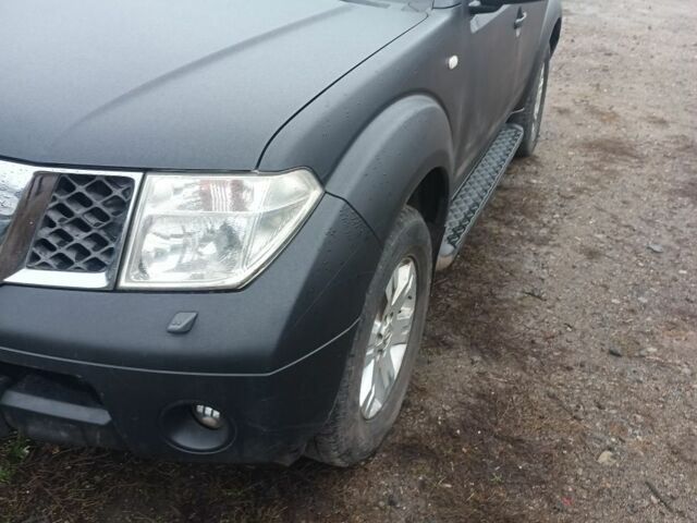 Черный Ниссан Патфайндер, объемом двигателя 0 л и пробегом 300 тыс. км за 6500 $, фото 2 на Automoto.ua