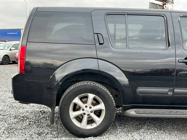 Черный Ниссан Патфайндер, объемом двигателя 2.5 л и пробегом 253 тыс. км за 9690 $, фото 8 на Automoto.ua