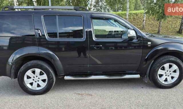 Черный Ниссан Патфайндер, объемом двигателя 2.5 л и пробегом 280 тыс. км за 6700 $, фото 6 на Automoto.ua