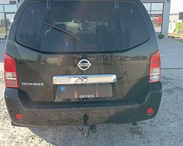 Черный Ниссан Патфайндер, объемом двигателя 2.5 л и пробегом 280 тыс. км за 6700 $, фото 2 на Automoto.ua