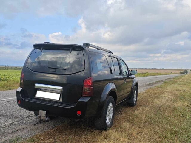 Чорний Ніссан Патфайндер, об'ємом двигуна 2.5 л та пробігом 237 тис. км за 4500 $, фото 2 на Automoto.ua