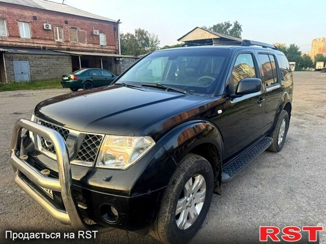 Черный Ниссан Патфайндер, объемом двигателя 2.5 л и пробегом 251 тыс. км за 4700 $, фото 1 на Automoto.ua