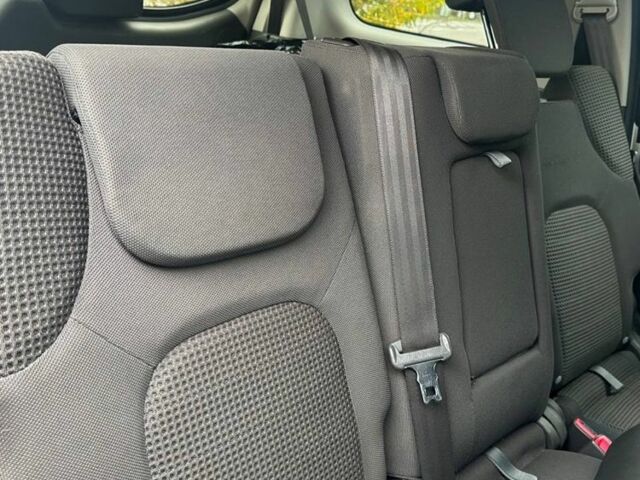 Черный Ниссан Патфайндер, объемом двигателя 2.5 л и пробегом 250 тыс. км за 3999 $, фото 7 на Automoto.ua