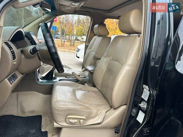 Черный Ниссан Патфайндер, объемом двигателя 2.49 л и пробегом 253 тыс. км за 7999 $, фото 14 на Automoto.ua