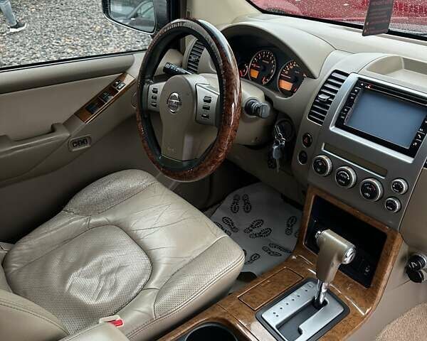 Ніссан Патфайндер 2007 у Смеле на Automoto.ua Чорний Ніссан Патфайндер, об'ємом двигуна 4 л та пробігом 300 тис. км за 9500 $, фото 11 на Automoto.ua