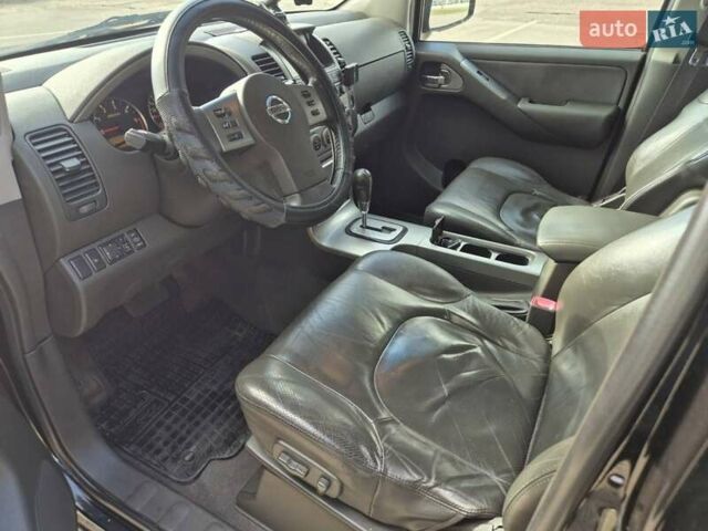 Черный Ниссан Патфайндер, объемом двигателя 2.5 л и пробегом 280 тыс. км за 6700 $, фото 11 на Automoto.ua