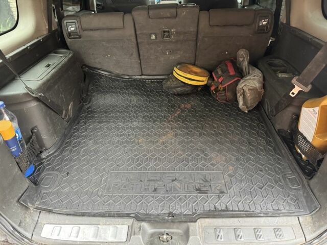 Ниссан Патфайндер 2007 в Киеве на Automoto.ua Черный Ниссан Патфайндер, объемом двигателя 2.5 л и пробегом 280 тыс. км за 4000 $, фото 7 на Automoto.ua