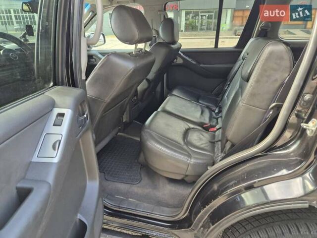 Черный Ниссан Патфайндер, объемом двигателя 2.5 л и пробегом 280 тыс. км за 6700 $, фото 8 на Automoto.ua