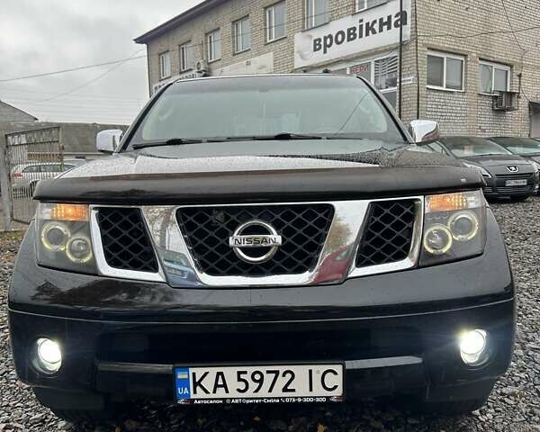 Чорний Ніссан Патфайндер, об'ємом двигуна 4 л та пробігом 300 тис. км за 9500 $, фото 3 на Automoto.ua