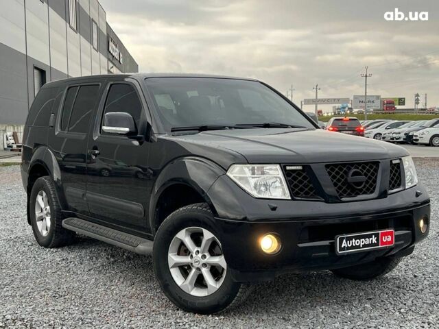 Черный Ниссан Патфайндер, объемом двигателя 2.5 л и пробегом 253 тыс. км за 9690 $, фото 10 на Automoto.ua