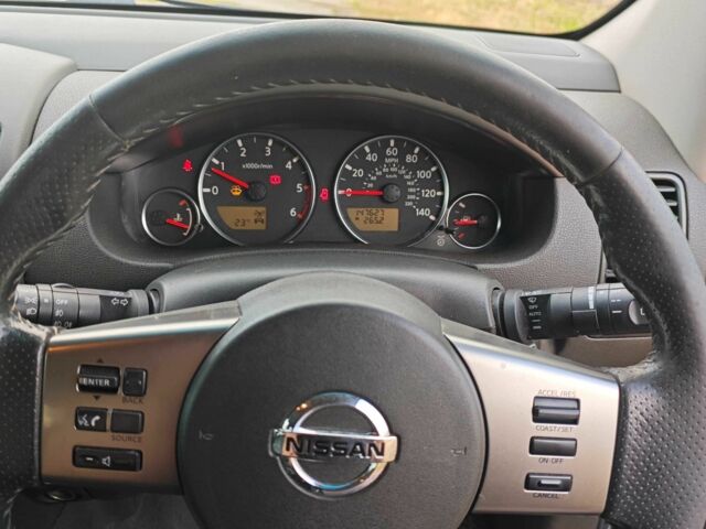 Чорний Ніссан Патфайндер, об'ємом двигуна 2.5 л та пробігом 237 тис. км за 4500 $, фото 8 на Automoto.ua