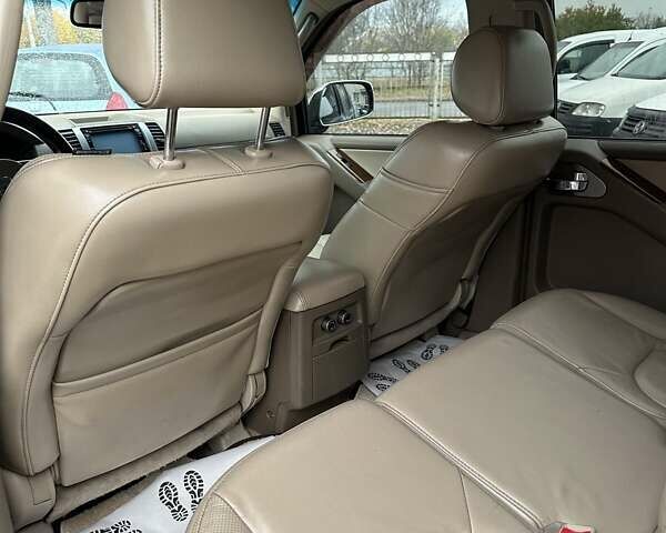 Чорний Ніссан Патфайндер, об'ємом двигуна 4 л та пробігом 300 тис. км за 9500 $, фото 12 на Automoto.ua