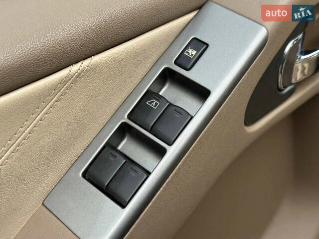 Черный Ниссан Патфайндер, объемом двигателя 2.49 л и пробегом 253 тыс. км за 7999 $, фото 18 на Automoto.ua