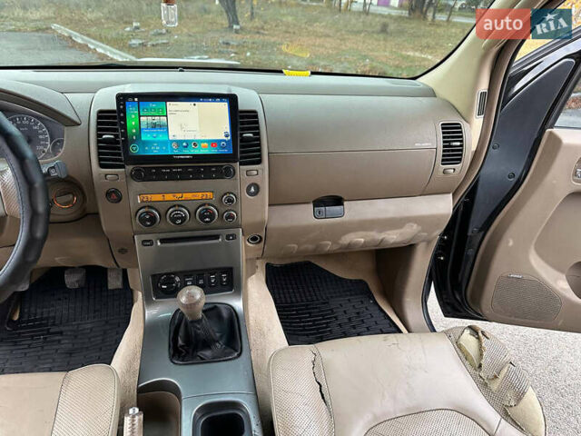 Черный Ниссан Патфайндер, объемом двигателя 2.49 л и пробегом 253 тыс. км за 7999 $, фото 26 на Automoto.ua