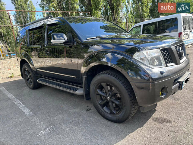 Ниссан Патфайндер 2007 в Киеве на Automoto.ua Черный Ниссан Патфайндер, объемом двигателя 2.49 л и пробегом 240 тыс. км за 10900 $, фото 3 на Automoto.ua
