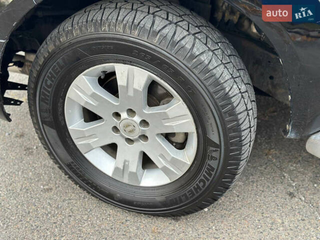 Черный Ниссан Патфайндер, объемом двигателя 2.49 л и пробегом 253 тыс. км за 7999 $, фото 47 на Automoto.ua