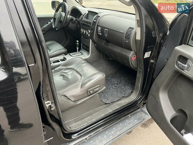 Черный Ниссан Патфайндер, объемом двигателя 2.49 л и пробегом 460 тыс. км за 7800 $, фото 8 на Automoto.ua
