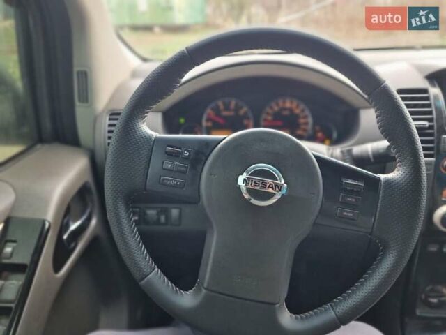 Черный Ниссан Патфайндер, объемом двигателя 2.5 л и пробегом 188 тыс. км за 10400 $, фото 21 на Automoto.ua