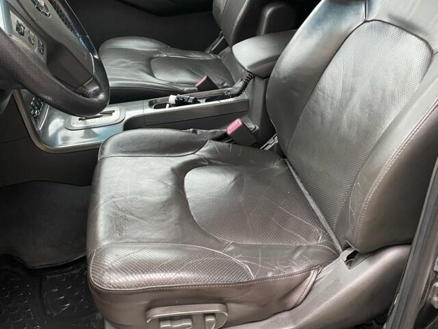 Чорний Ніссан Патфайндер, об'ємом двигуна 2.5 л та пробігом 310 тис. км за 10000 $, фото 16 на Automoto.ua