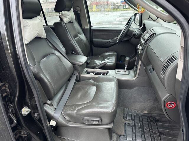 Чорний Ніссан Патфайндер, об'ємом двигуна 2.5 л та пробігом 258 тис. км за 5700 $, фото 13 на Automoto.ua