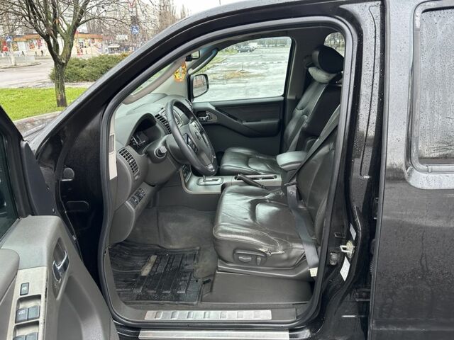 Чорний Ніссан Патфайндер, об'ємом двигуна 2.5 л та пробігом 258 тис. км за 5700 $, фото 10 на Automoto.ua