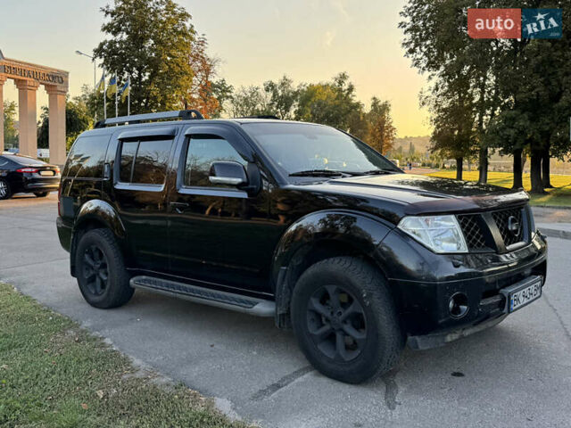 Чорний Ніссан Патфайндер, об'ємом двигуна 2.49 л та пробігом 157 тис. км за 12000 $, фото 1 на Automoto.ua