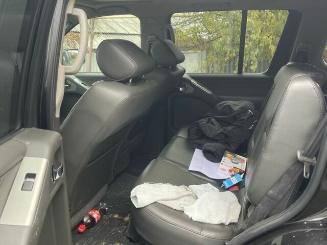 Ниссан Патфайндер 2008 в Славянске на Automoto.ua Черный Ниссан Патфайндер, объемом двигателя 0 л и пробегом 250 тыс. км за 6500 $, фото 2 на Automoto.ua