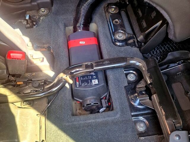 Черный Ниссан Патфайндер, объемом двигателя 2.5 л и пробегом 386 тыс. км за 11000 $, фото 5 на Automoto.ua