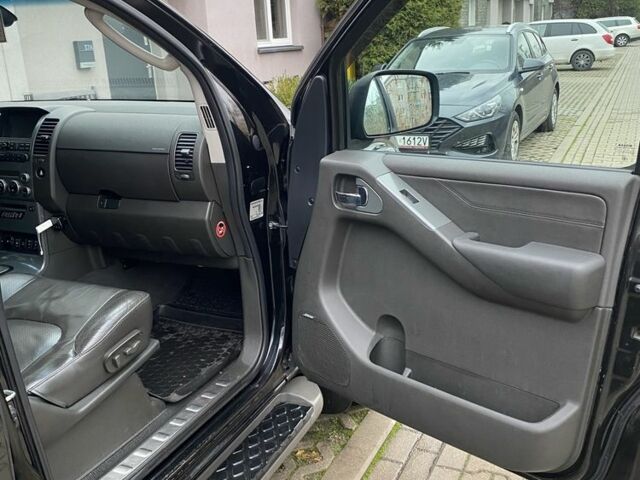 Чорний Ніссан Патфайндер, об'ємом двигуна 2.5 л та пробігом 310 тис. км за 10000 $, фото 9 на Automoto.ua