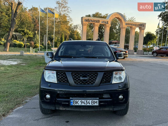 Чорний Ніссан Патфайндер, об'ємом двигуна 2.49 л та пробігом 157 тис. км за 12000 $, фото 5 на Automoto.ua