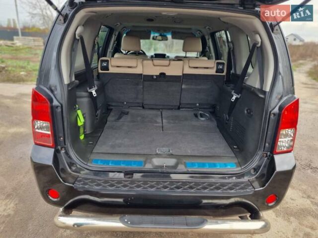 Черный Ниссан Патфайндер, объемом двигателя 2.5 л и пробегом 188 тыс. км за 10400 $, фото 12 на Automoto.ua