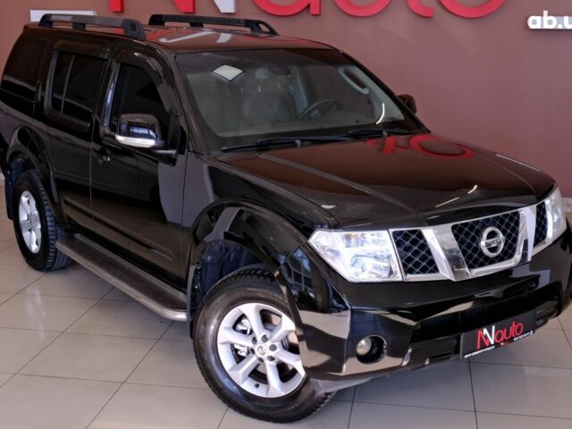 Черный Ниссан Патфайндер, объемом двигателя 2.5 л и пробегом 200 тыс. км за 9900 $, фото 3 на Automoto.ua