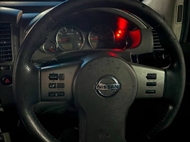 Чорний Ніссан Патфайндер, об'ємом двигуна 0 л та пробігом 20 тис. км за 5500 $, фото 6 на Automoto.ua