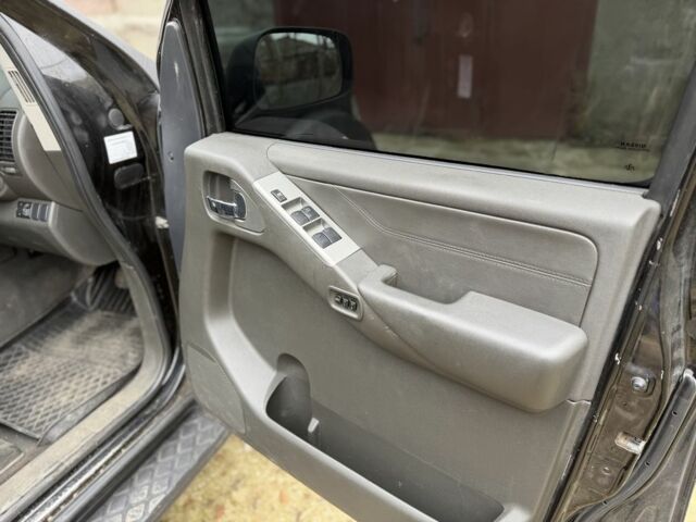 Чорний Ніссан Патфайндер, об'ємом двигуна 0 л та пробігом 170 тис. км за 4700 $, фото 12 на Automoto.ua