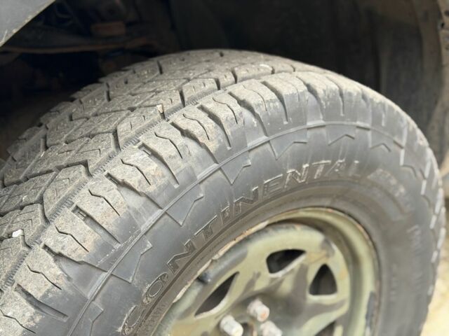 Чорний Ніссан Патфайндер, об'ємом двигуна 0 л та пробігом 170 тис. км за 4700 $, фото 21 на Automoto.ua