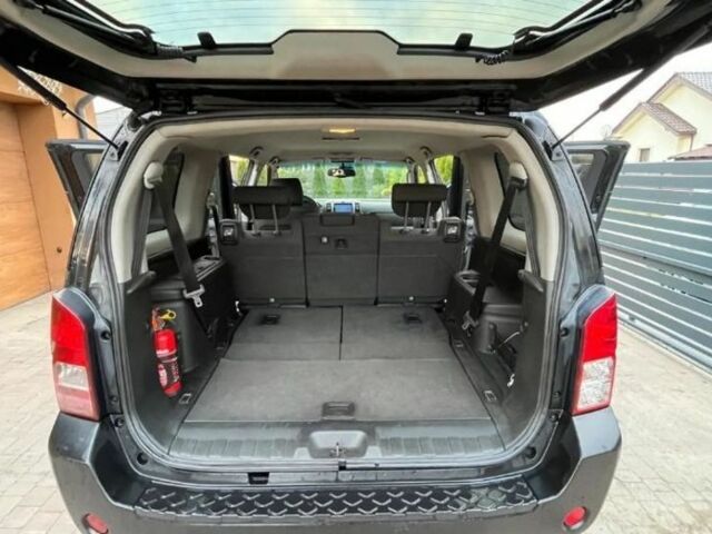 Черный Ниссан Патфайндер, объемом двигателя 3 л и пробегом 216 тыс. км за 4000 $, фото 7 на Automoto.ua