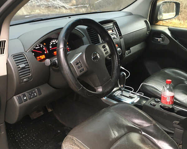 Черный Ниссан Патфайндер, объемом двигателя 2.5 л и пробегом 250 тыс. км за 11200 $, фото 8 на Automoto.ua