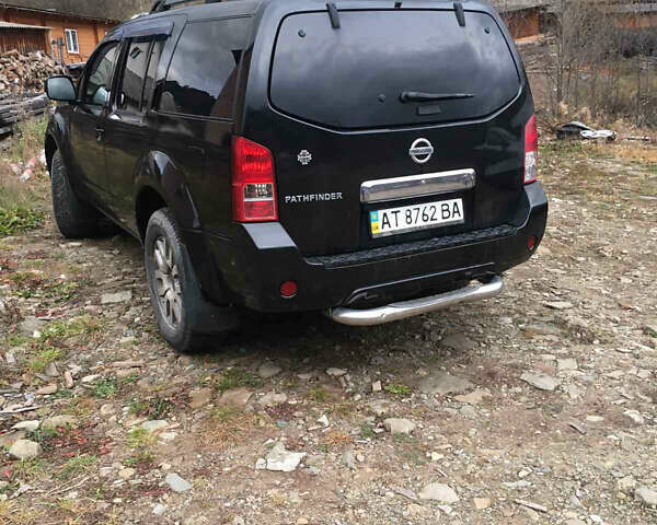 Черный Ниссан Патфайндер, объемом двигателя 2.5 л и пробегом 250 тыс. км за 11200 $, фото 3 на Automoto.ua