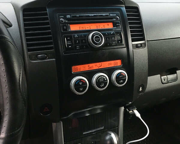 Черный Ниссан Патфайндер, объемом двигателя 2.5 л и пробегом 250 тыс. км за 11200 $, фото 6 на Automoto.ua