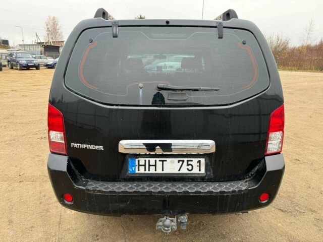 Черный Ниссан Патфайндер, объемом двигателя 2.5 л и пробегом 306 тыс. км за 4465 $, фото 4 на Automoto.ua