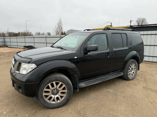 Черный Ниссан Патфайндер, объемом двигателя 2.5 л и пробегом 306 тыс. км за 4465 $, фото 1 на Automoto.ua