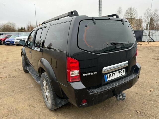 Черный Ниссан Патфайндер, объемом двигателя 2.5 л и пробегом 306 тыс. км за 4465 $, фото 3 на Automoto.ua