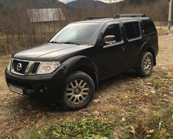 Черный Ниссан Патфайндер, объемом двигателя 2.5 л и пробегом 250 тыс. км за 11200 $, фото 2 на Automoto.ua