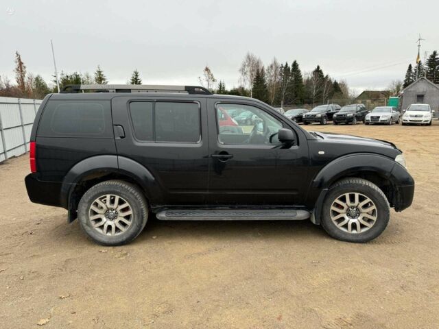 Черный Ниссан Патфайндер, объемом двигателя 2.5 л и пробегом 306 тыс. км за 4465 $, фото 6 на Automoto.ua