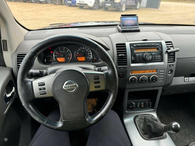 Черный Ниссан Патфайндер, объемом двигателя 2.5 л и пробегом 306 тыс. км за 4465 $, фото 11 на Automoto.ua